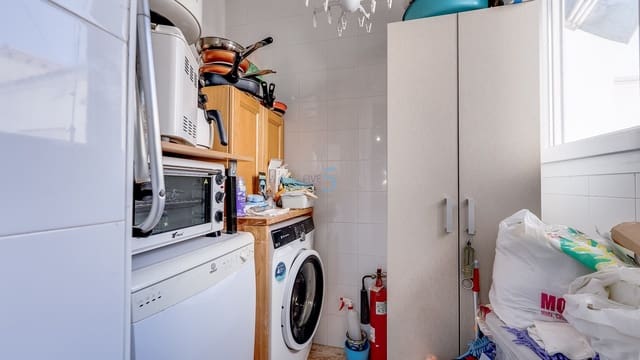 2 makuuhuone Huoneisto myytävänä paikassa Los Altos mukana uima-altaan 
autotalli - 179 999 € (Ref: 9588515)