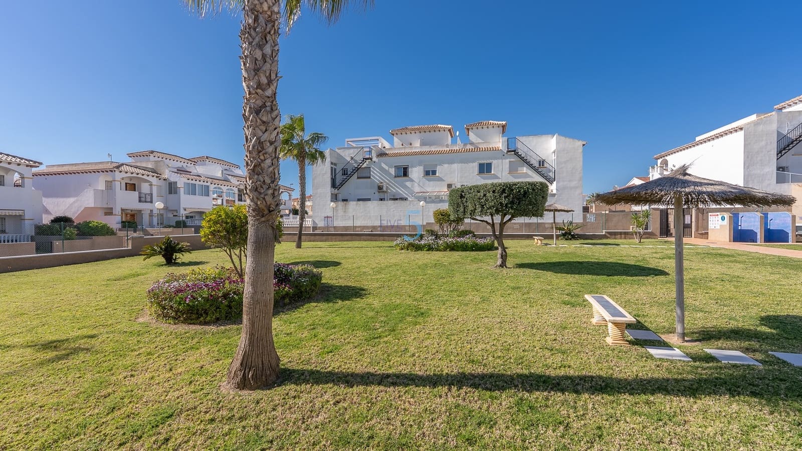 2 bedroom Apartment for sale in Los Altos with pool garage - € 179,999 (Ref: 9588515)