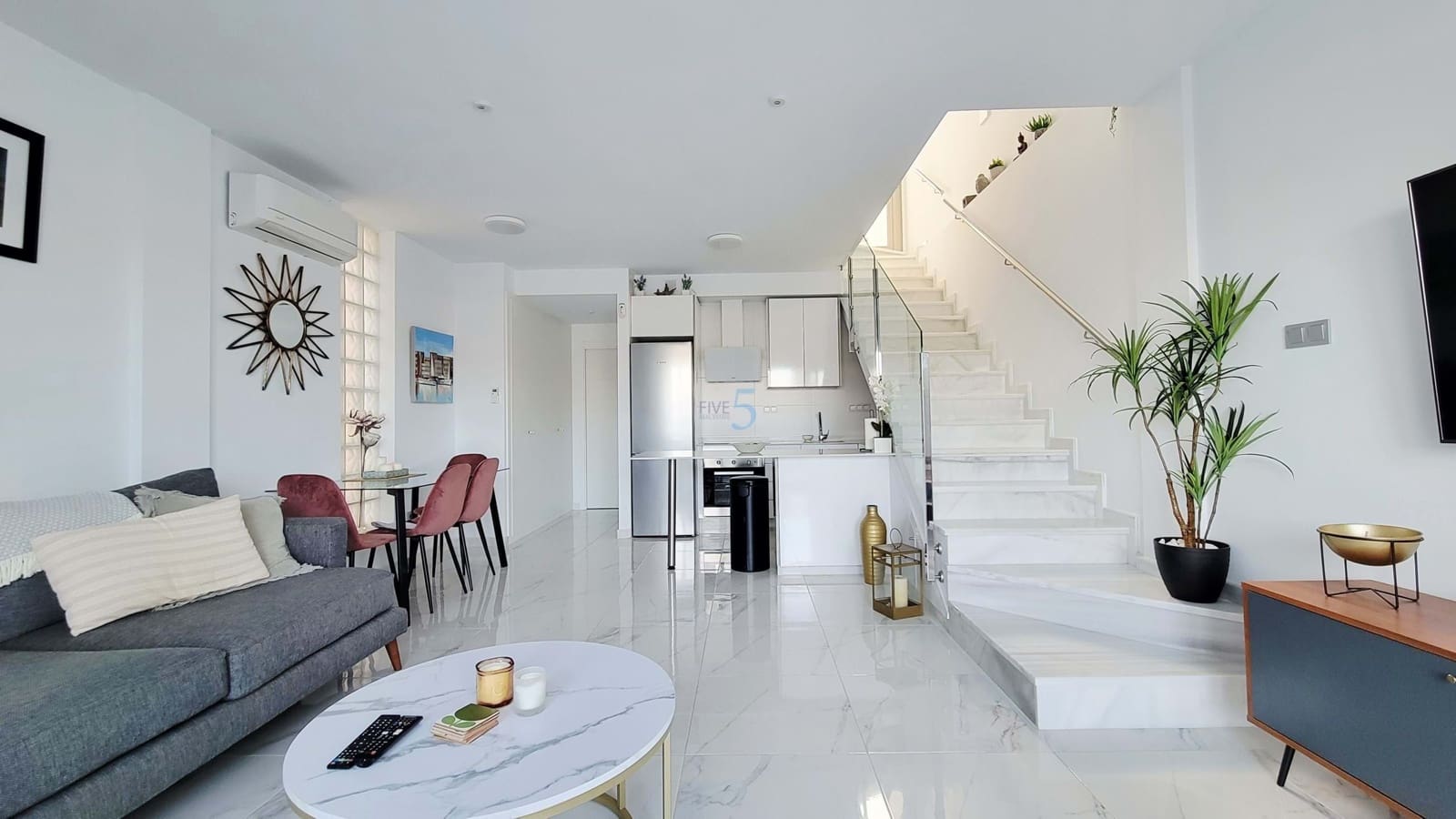 3 quarto Moradia para venda em Los Alcazares com piscina garagem - 329 999 € (Ref: 9588516)