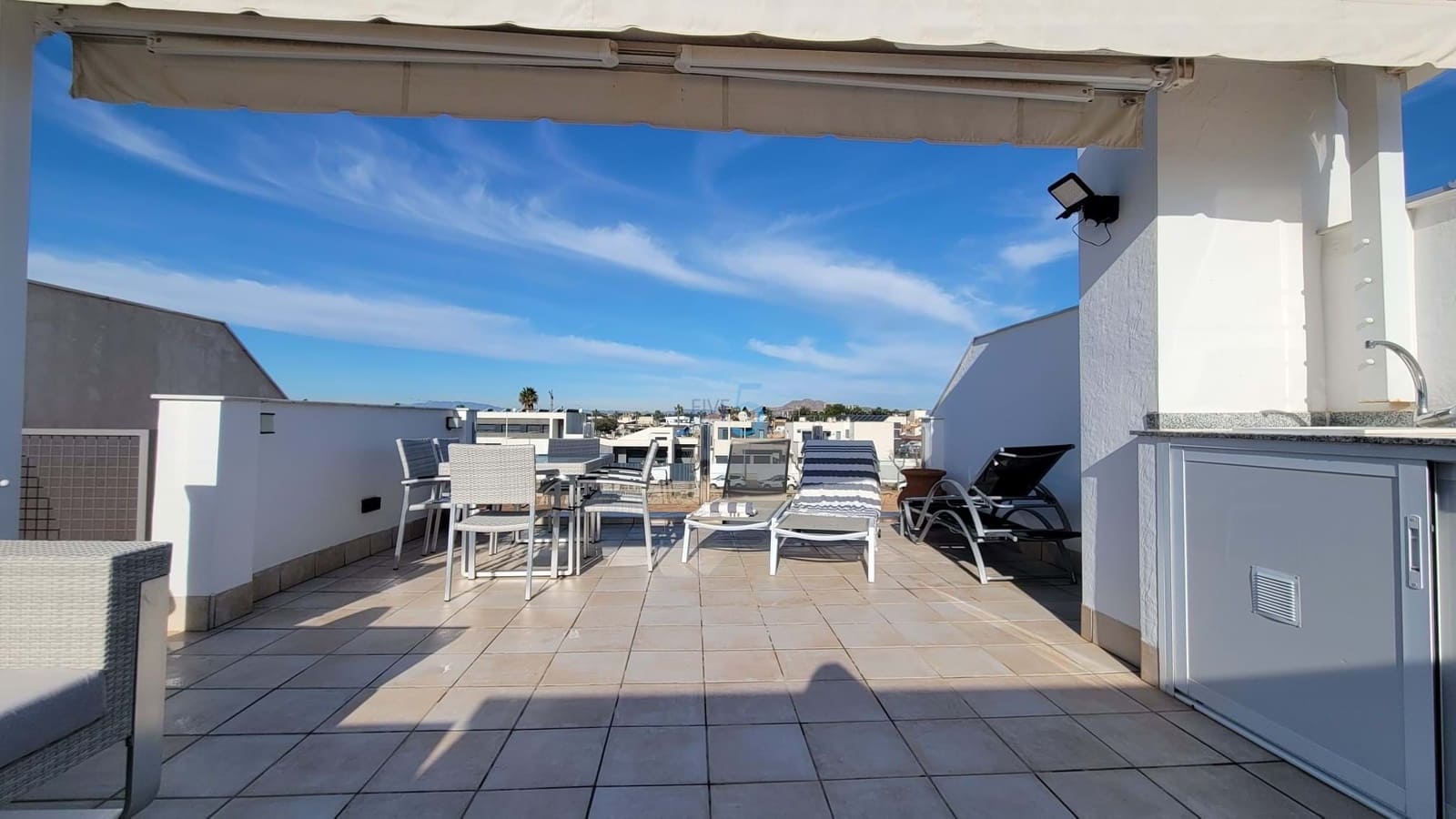 3 quarto Moradia para venda em Los Alcazares com piscina garagem - 329 999 € (Ref: 9588516)