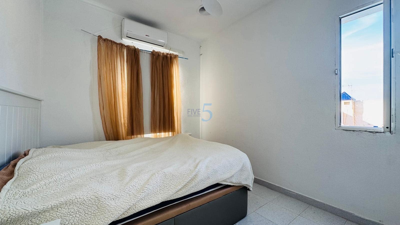 Casa de 3 habitaciones en Torrevieja en venta con piscina - 230.000 € (Ref: 9593153)