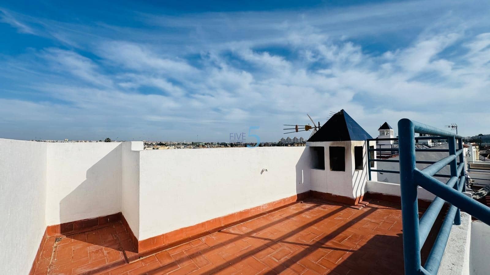 Casa de 3 habitaciones en Torrevieja en venta con piscina - 230.000 € (Ref: 9593153)