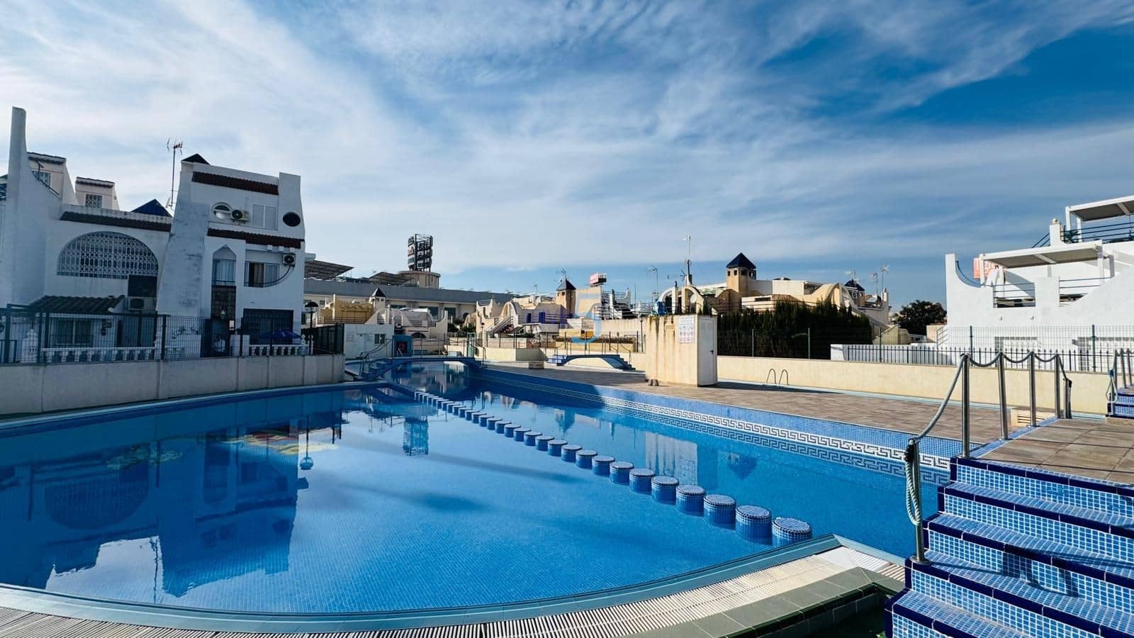 Casa de 3 habitaciones en Torrevieja en venta con piscina - 230.000 € (Ref: 9593153)