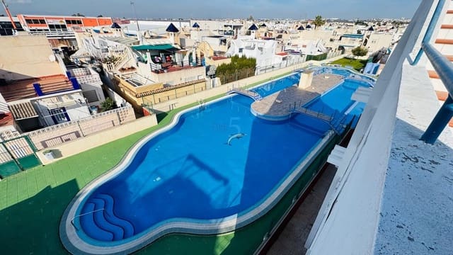 Casa de 3 habitaciones en Torrevieja en venta con piscina - 230.000 € (Ref: 9593153)