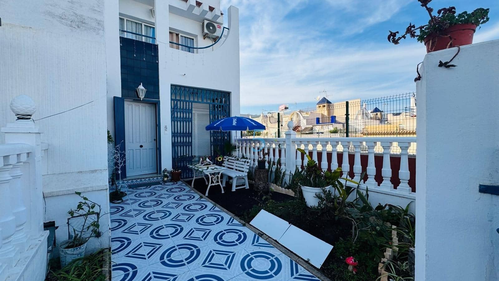 Casa de 3 habitaciones en Torrevieja en venta con piscina - 230.000 € (Ref: 9593153)