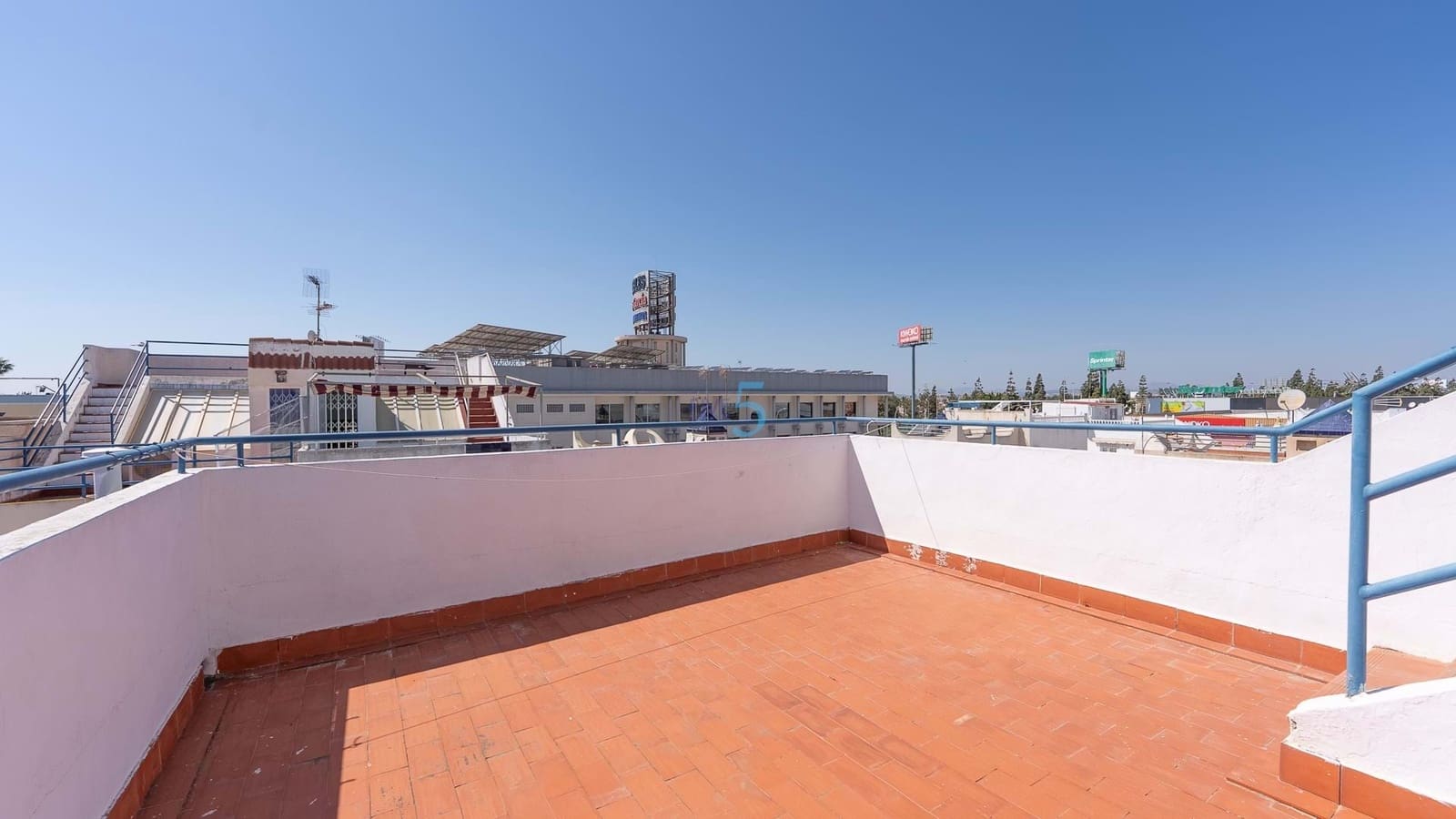 3 soverom Hus til salgs i Torrevieja med svømmebasseng - € 230 000 (Ref: 9593153)