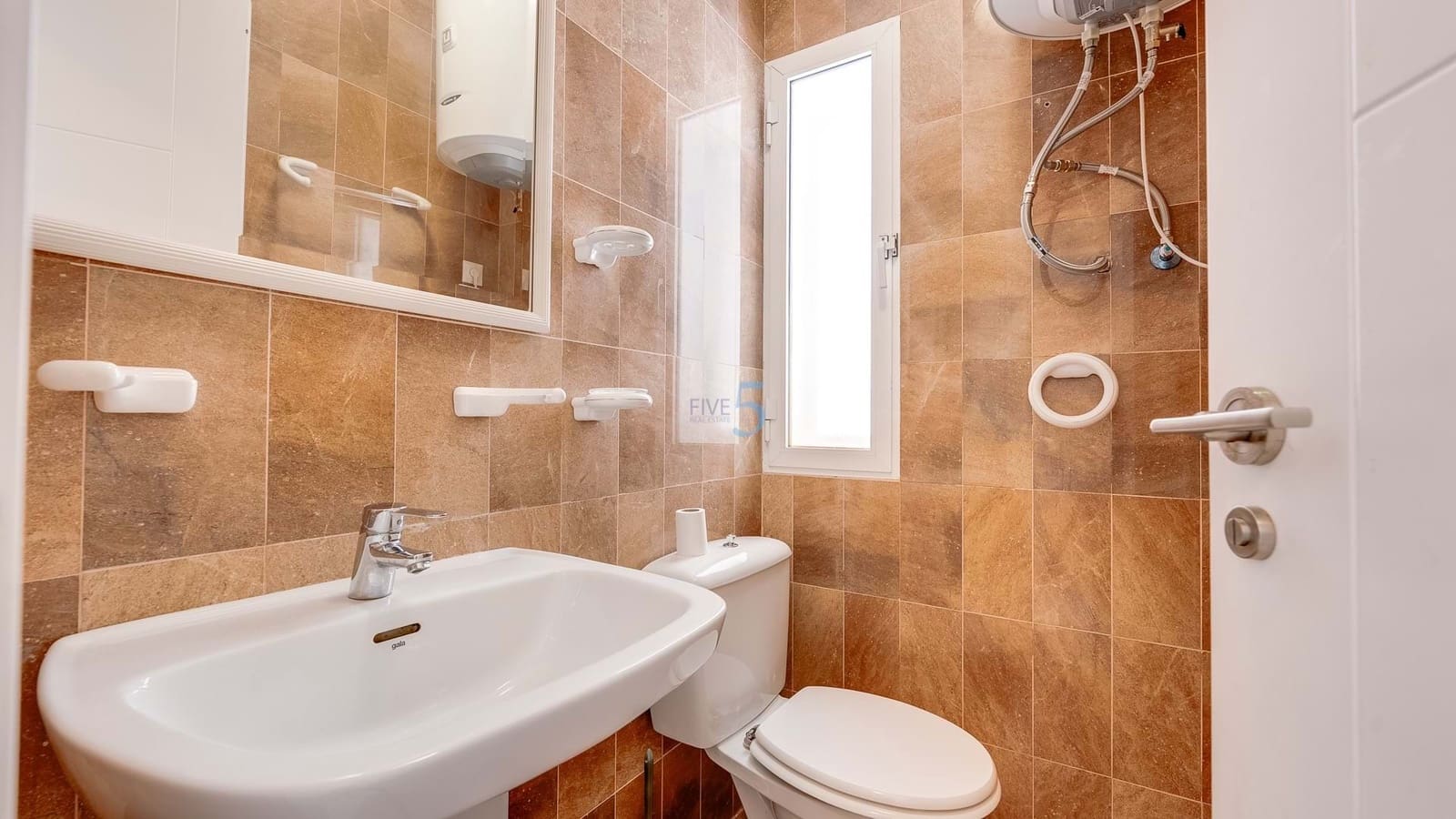 3 soverom Hus til salgs i Torrevieja med svømmebasseng - € 230 000 (Ref: 9593153)