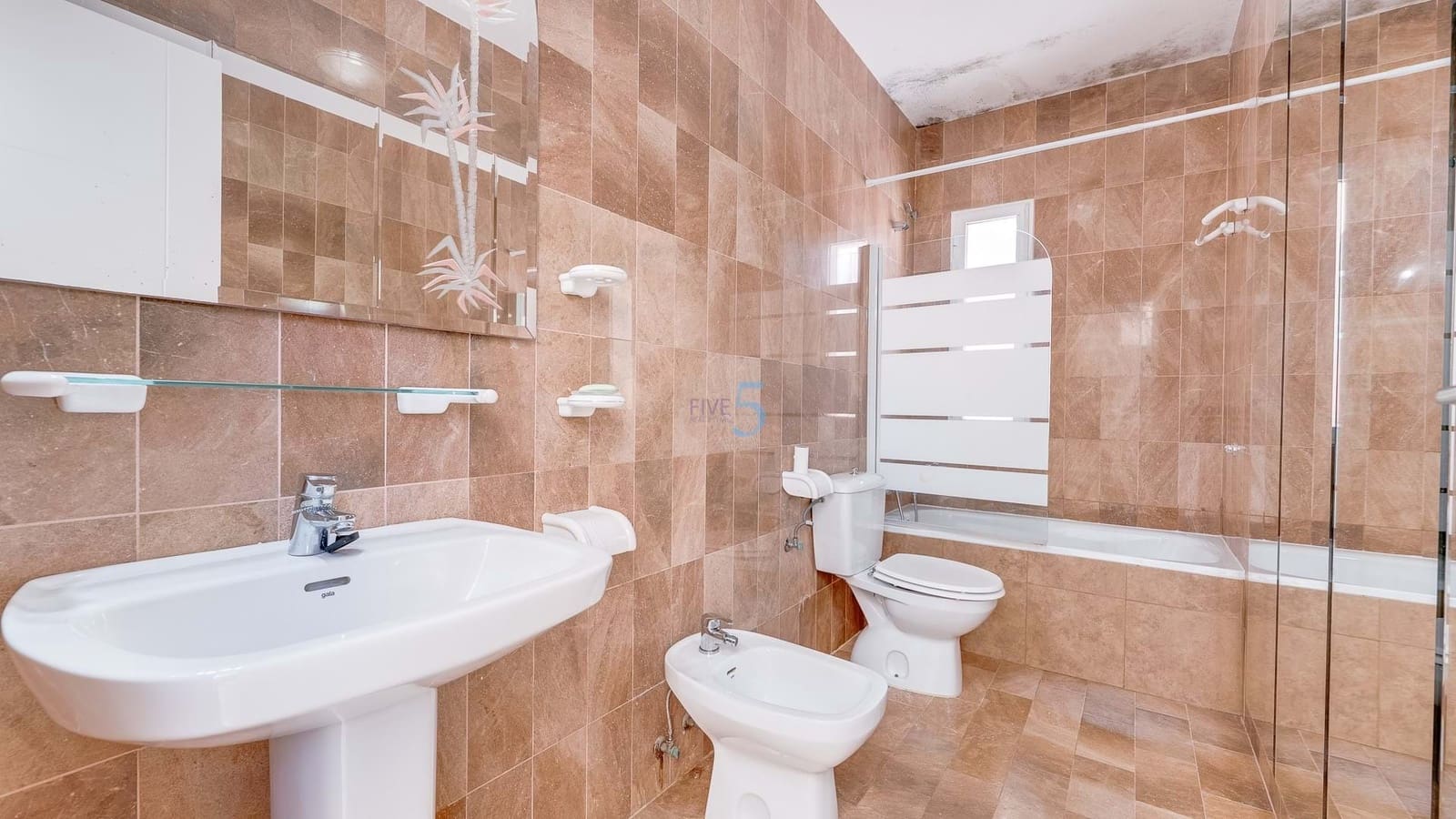 3 soverom Hus til salgs i Torrevieja med svømmebasseng - € 230 000 (Ref: 9593153)