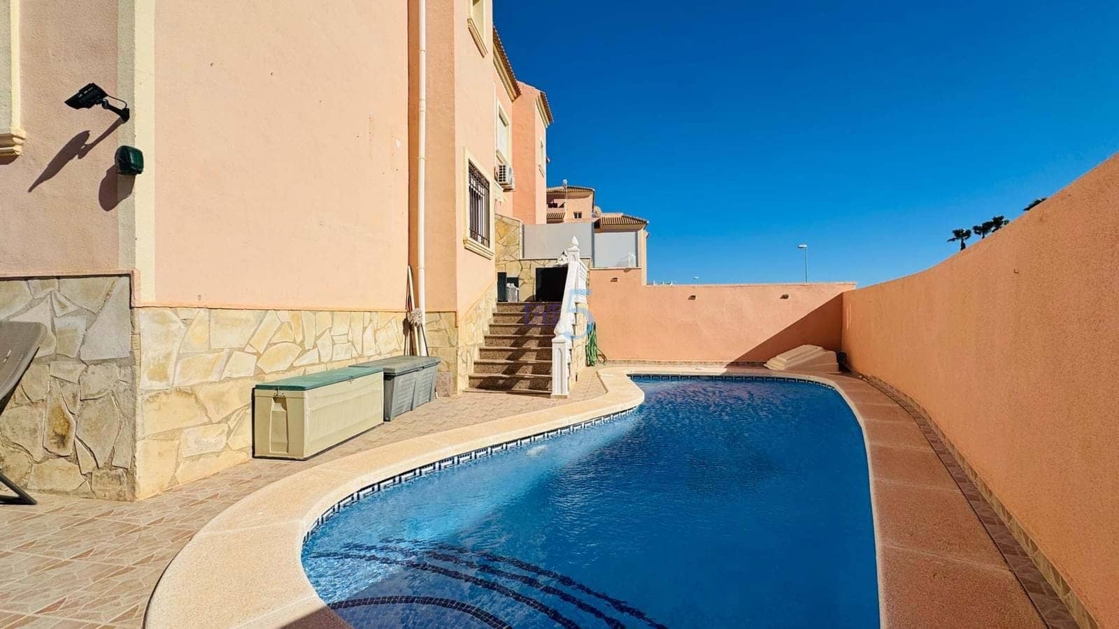 3 Zimmer Haus zu verkaufen in Playa Flamenca mit Pool Garage - 234.000 € (Ref: 9596764)