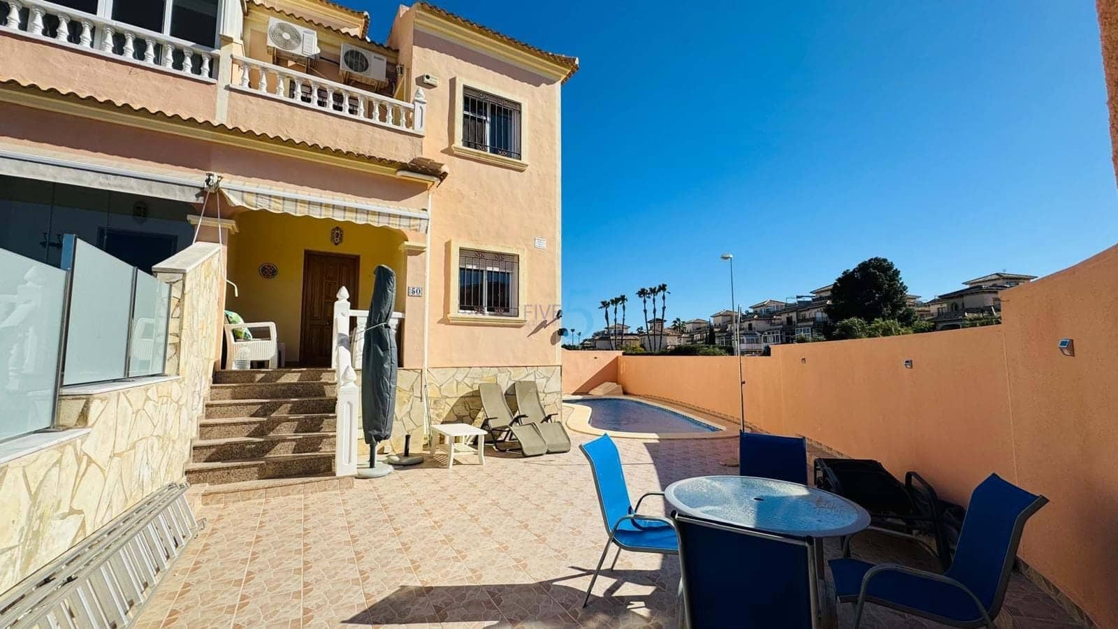 3 Zimmer Haus zu verkaufen in Playa Flamenca mit Pool Garage - 234.000 € (Ref: 9596764)