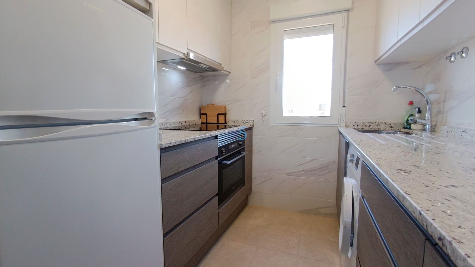 2 bedroom Apartment for sale in Torrevieja with pool garage - € 129,000 (Ref: 9598146)