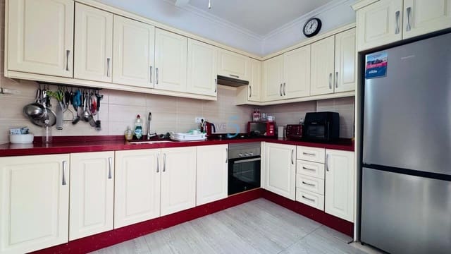 4 makuuhuone Omakotitalo myytävänä paikassa Almoradí mukana uima-altaan 
autotalli - 259 000 € (Ref: 9603217)