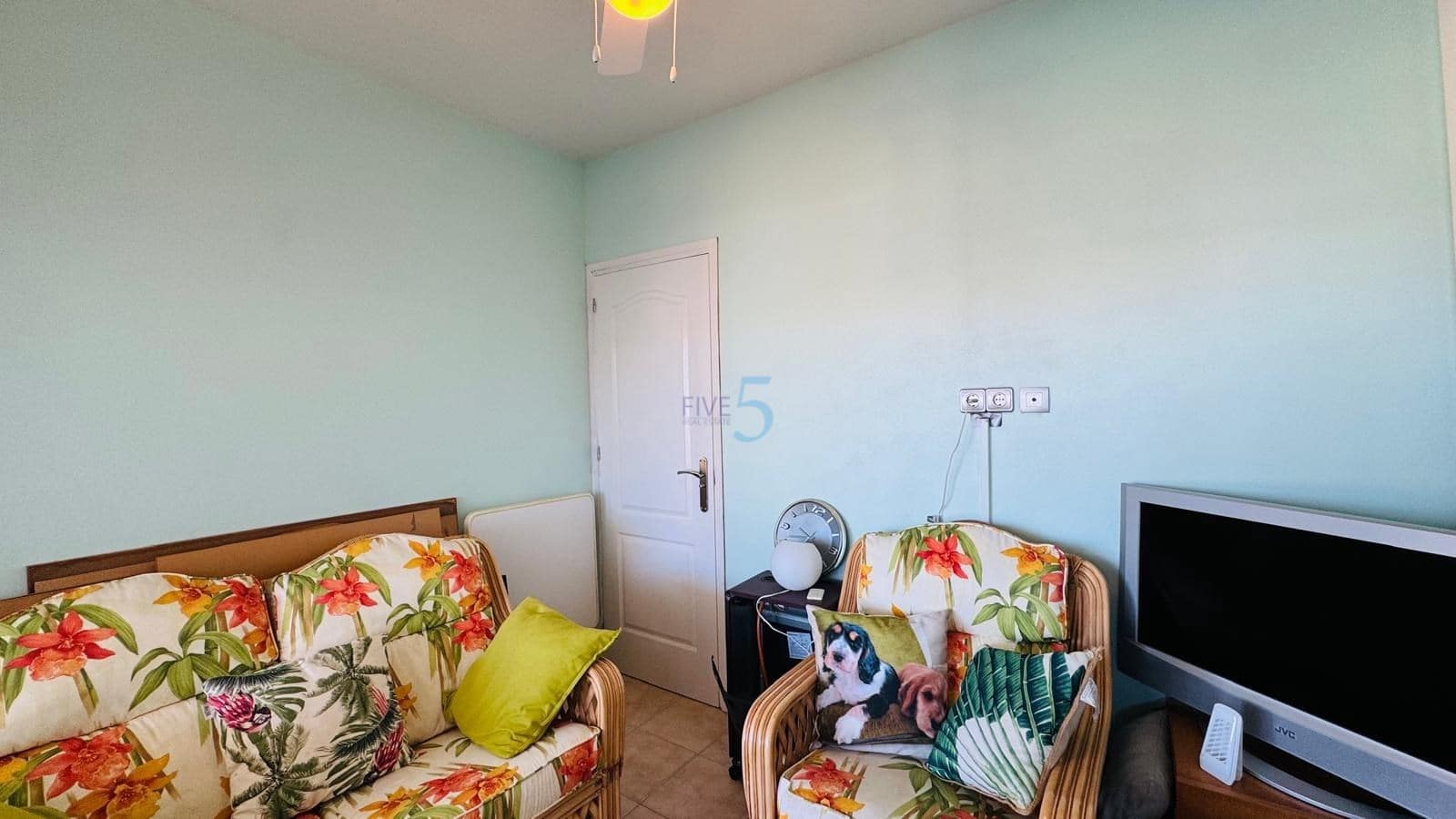 4 makuuhuone Omakotitalo myytävänä paikassa Almoradi mukana uima-altaan 
autotalli - 259 000 € (Ref: 9603217)