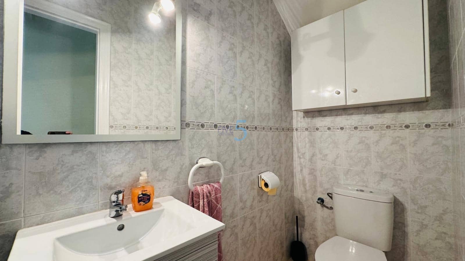 4 makuuhuone Omakotitalo myytävänä paikassa Almoradi mukana uima-altaan 
autotalli - 259 000 € (Ref: 9603217)