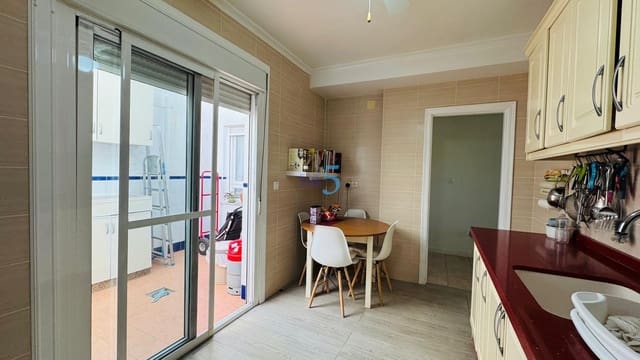 4 makuuhuone Omakotitalo myytävänä paikassa Almoradí mukana uima-altaan 
autotalli - 259 000 € (Ref: 9603217)