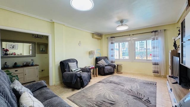 4 makuuhuone Omakotitalo myytävänä paikassa Almoradí mukana uima-altaan 
autotalli - 259 000 € (Ref: 9603217)