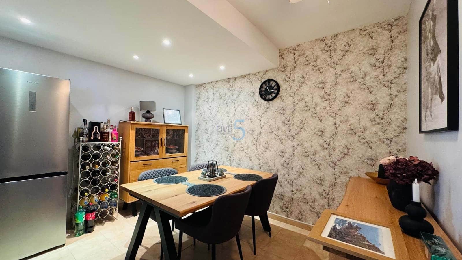 4 makuuhuone Omakotitalo myytävänä paikassa Almoradi mukana uima-altaan 
autotalli - 259 000 € (Ref: 9603217)