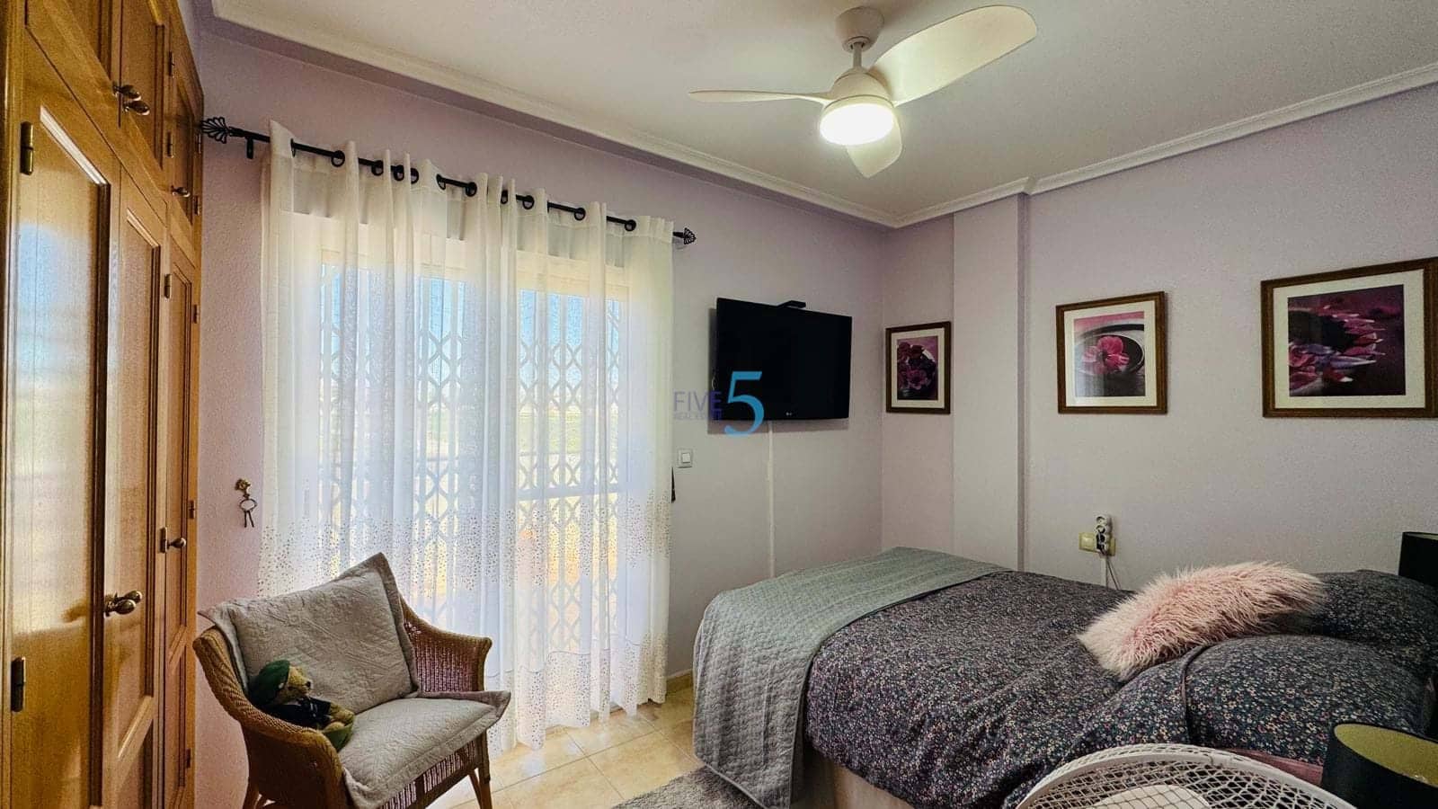 4 makuuhuone Omakotitalo myytävänä paikassa Almoradi mukana uima-altaan 
autotalli - 259 000 € (Ref: 9603217)