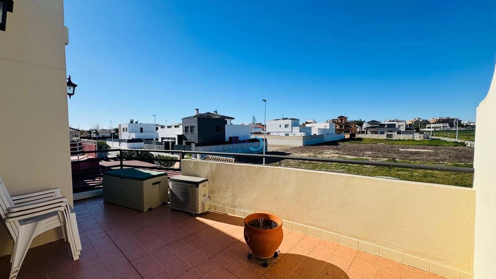 4 makuuhuone Omakotitalo myytävänä paikassa Almoradi mukana uima-altaan 
autotalli - 259 000 € (Ref: 9603217)