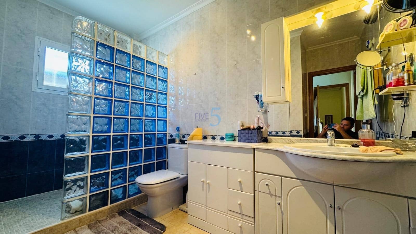 4 makuuhuone Omakotitalo myytävänä paikassa Almoradi mukana uima-altaan 
autotalli - 259 000 € (Ref: 9603217)