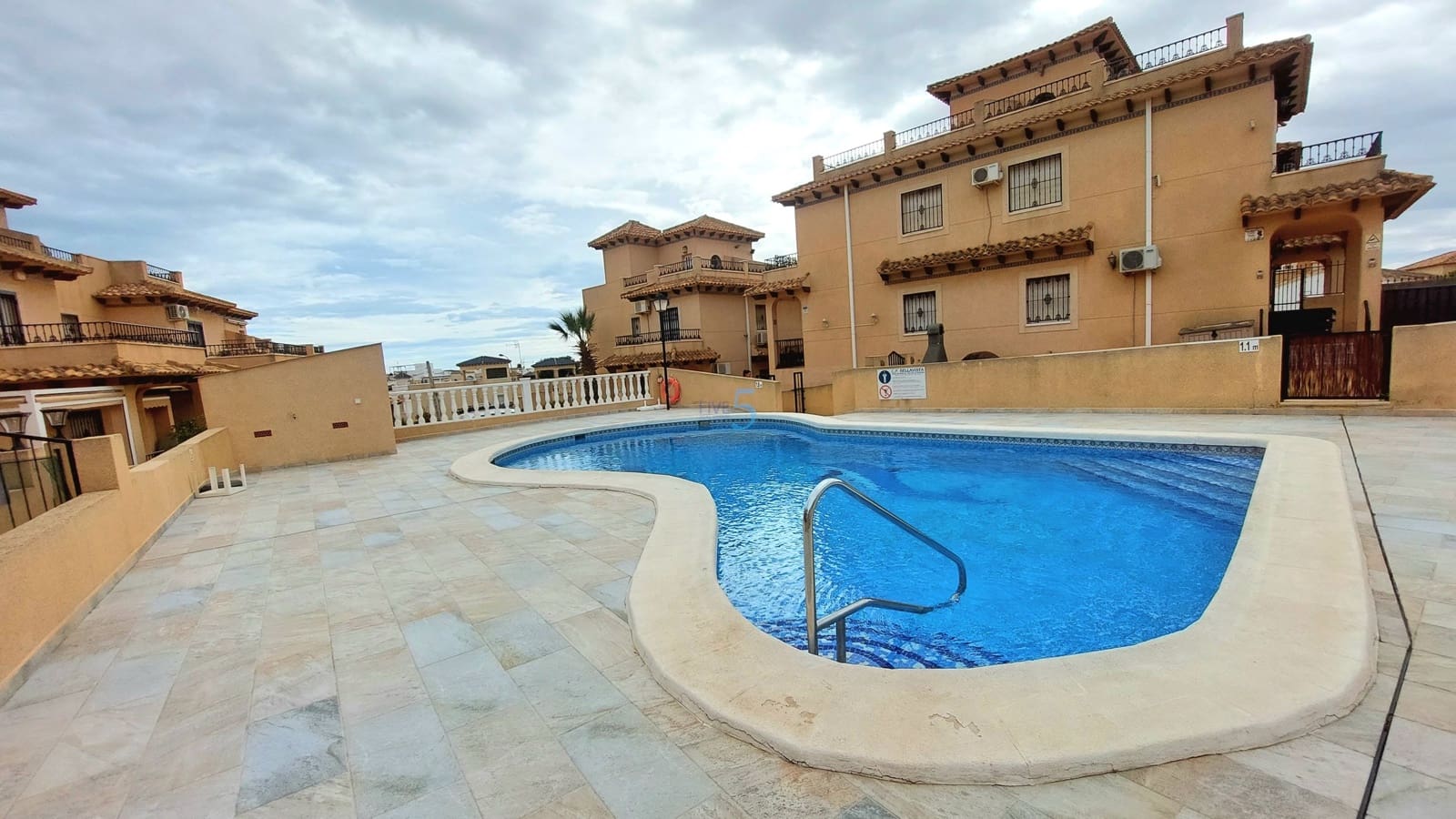 3 soveværelse Semi-Rækkehus til salg i San Miguel de Salinas med swimmingpool garage - € 229.000 (Ref: 9603386)