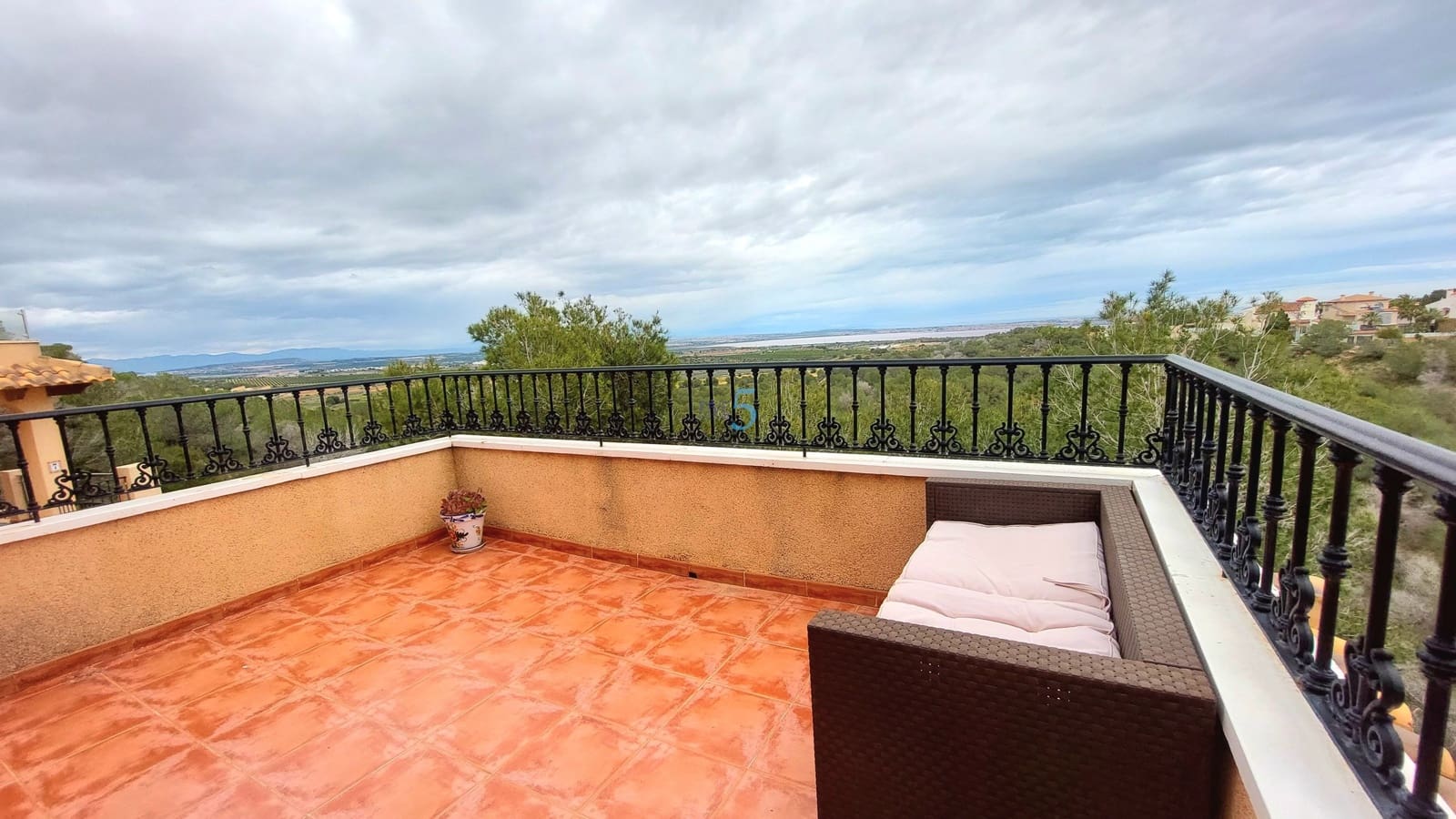 3 soveværelse Semi-Rækkehus til salg i San Miguel de Salinas med swimmingpool garage - € 229.000 (Ref: 9603386)