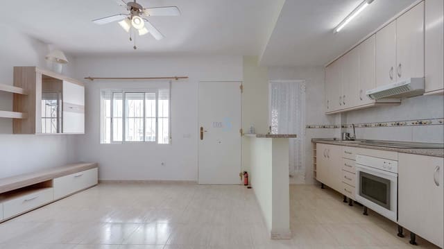 2 slaapkamer Appartement te koop in Villamartin, Orihuela met zwembad - € 134.000 (Ref: 9603525)