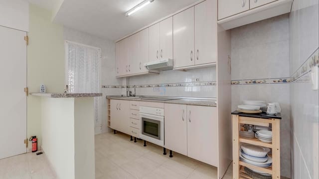 2 slaapkamer Appartement te koop in Villamartin, Orihuela met zwembad - € 134.000 (Ref: 9603525)