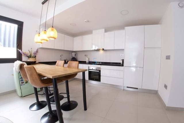 3 chambre Villa/Maison à vendre à Pilar de la Horadada avec piscine garage - 349 000 € (Ref: 9605520)