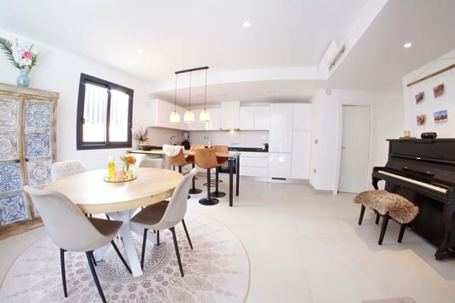 3 chambre Villa/Maison à vendre à Pilar de la Horadada avec piscine garage - 349 000 € (Ref: 9605520)