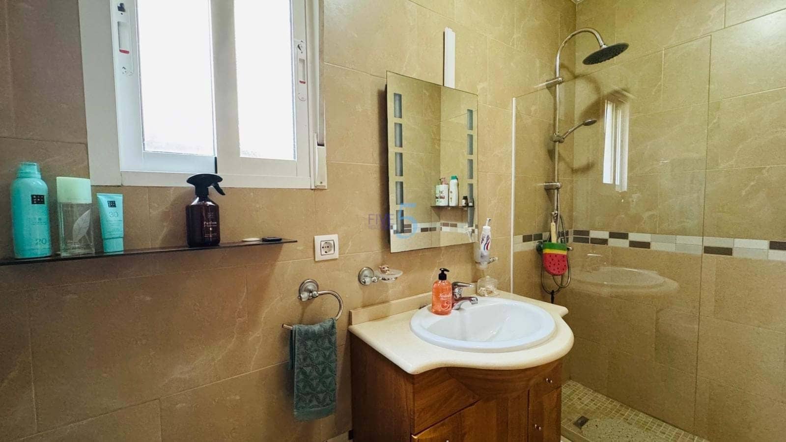 3 soverom Hus til salgs i Orihuela Costa med svømmebasseng garasje - € 259 900 (Ref: 9605521)