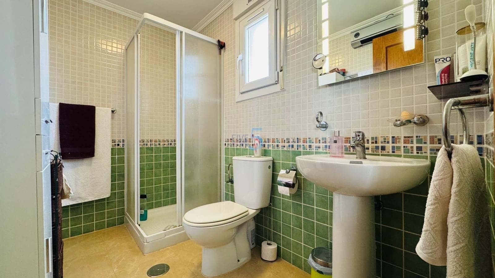 3 soverom Hus til salgs i Orihuela Costa med svømmebasseng garasje - € 259 900 (Ref: 9605521)