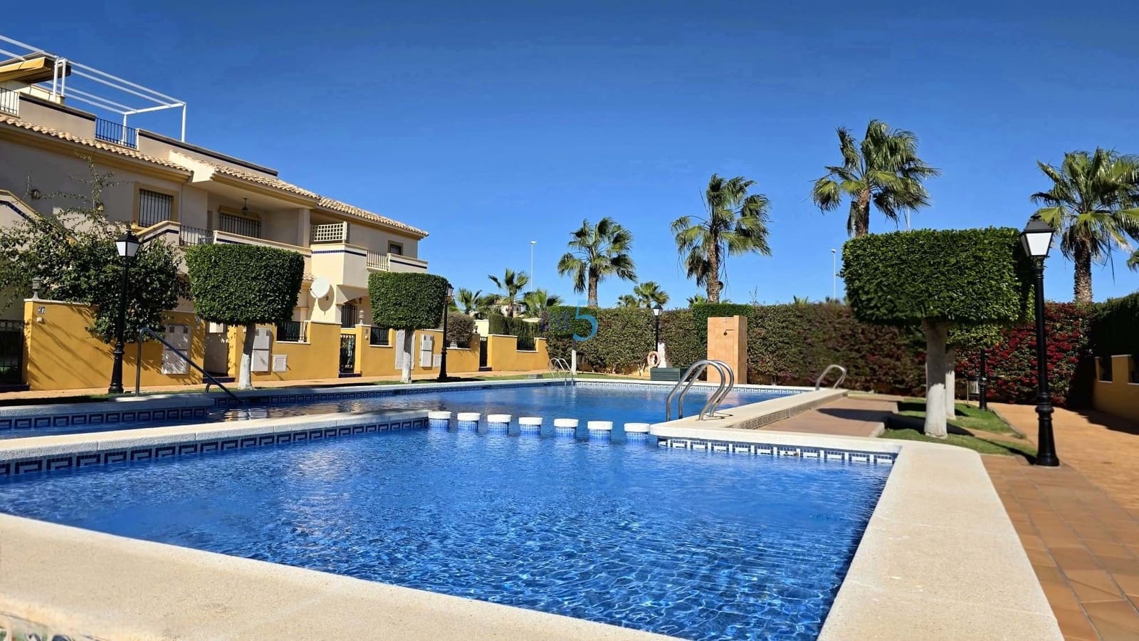 3 soverom Hus til salgs i Orihuela Costa med svømmebasseng garasje - € 259 900 (Ref: 9605521)