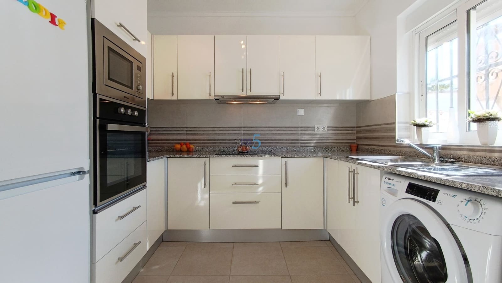 3 bedroom Villa for sale in Torrevieja with pool - € 420,000 (Ref: 9606765)