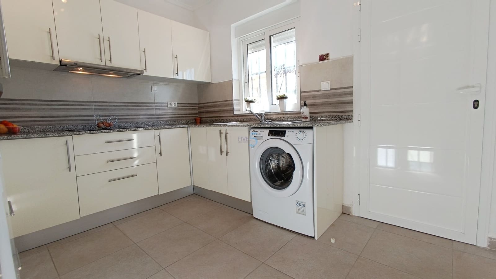 3 bedroom Villa for sale in Torrevieja with pool - € 420,000 (Ref: 9606765)