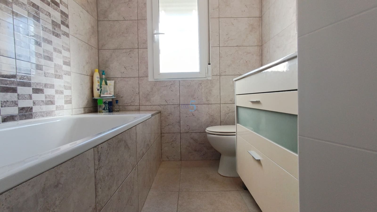 3 bedroom Villa for sale in Torrevieja with pool - € 420,000 (Ref: 9606765)