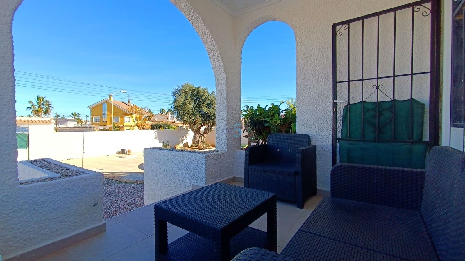 3 bedroom Villa for sale in Torrevieja with pool - € 420,000 (Ref: 9606765)