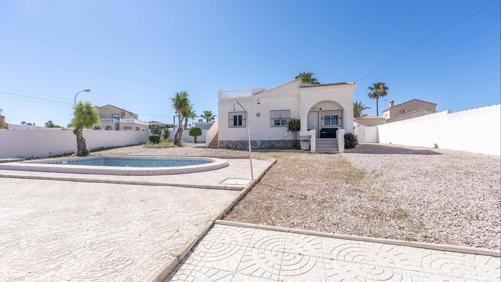 3 sypialnia Willa na sprzedaż w Torrevieja z basenem - 399 999 € (Ref: 9606765)