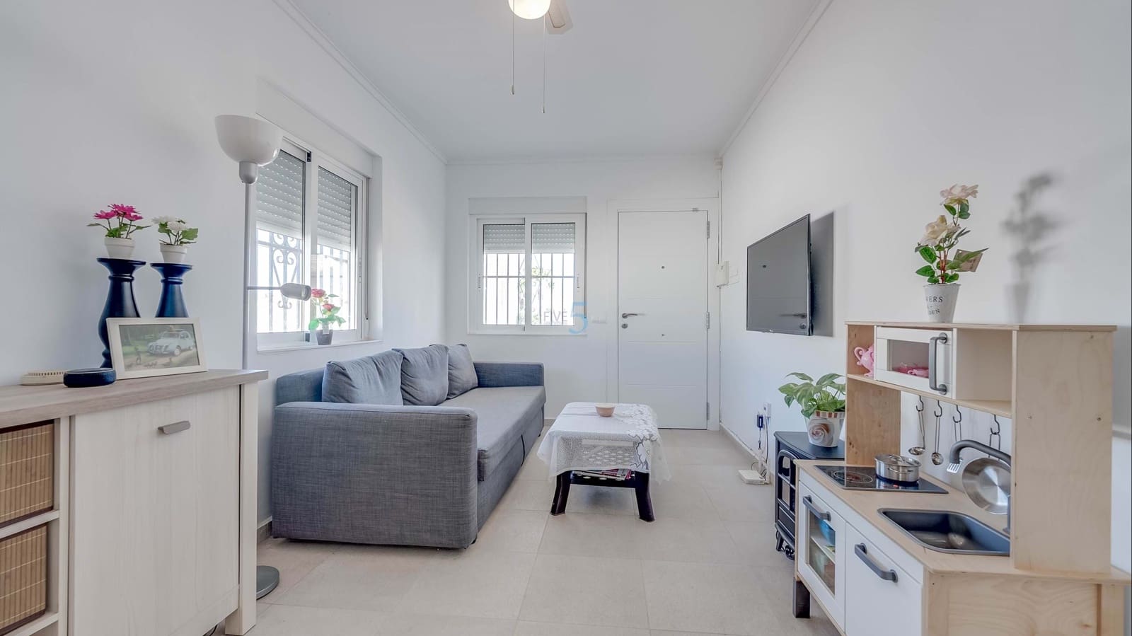 3 sypialnia Willa na sprzedaż w Torrevieja z basenem - 399 999 € (Ref: 9606765)
