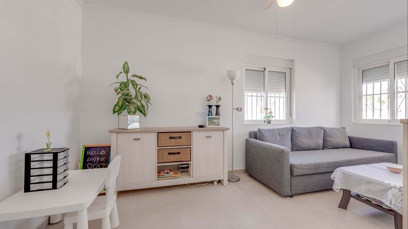 3 sypialnia Willa na sprzedaż w Torrevieja z basenem - 399 999 € (Ref: 9606765)