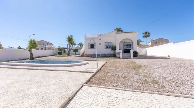 3 sypialnia Willa na sprzedaż w Torrevieja z basenem - 399 999 € (Ref: 9606765)