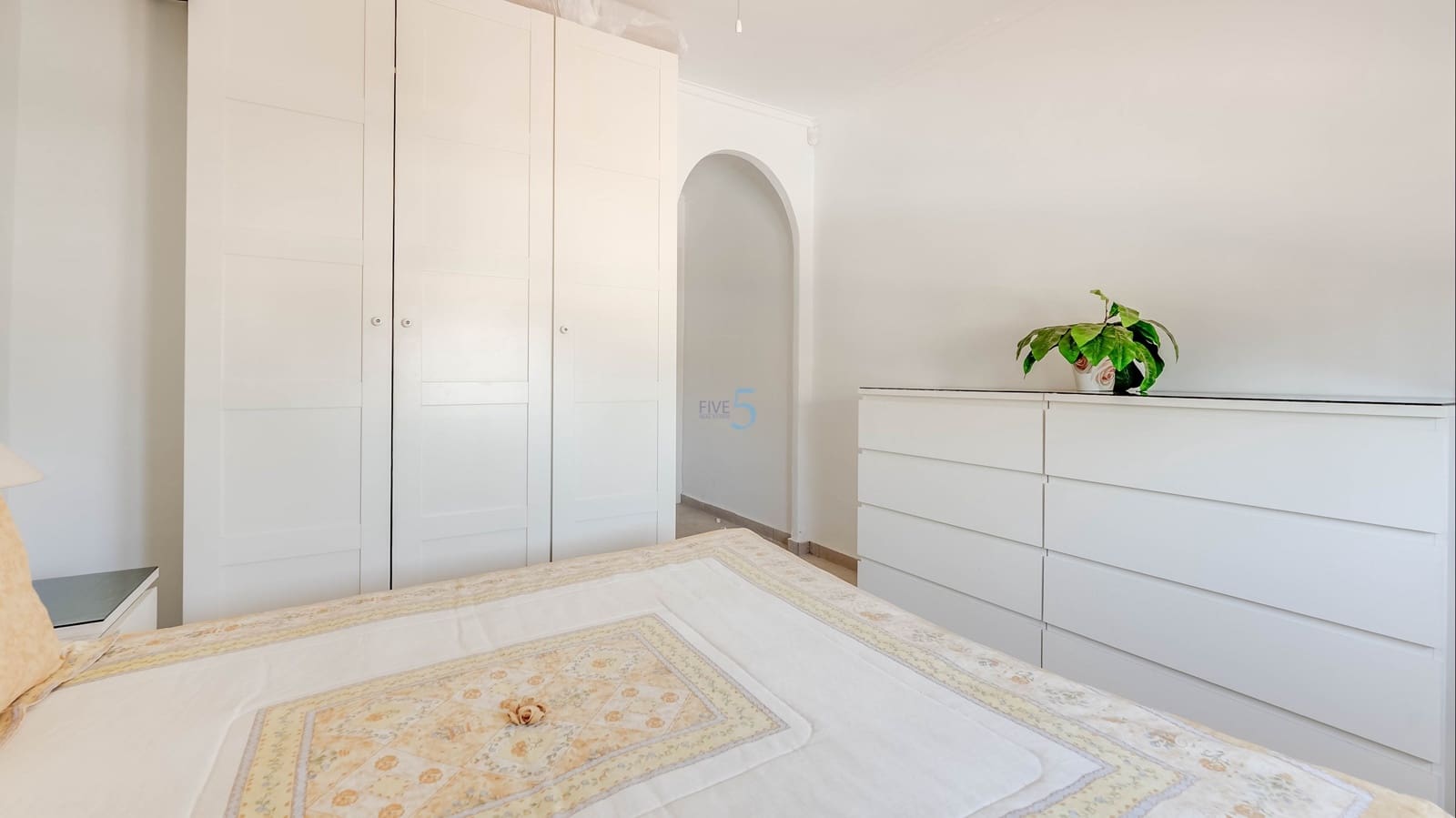 3 sypialnia Willa na sprzedaż w Torrevieja z basenem - 399 999 € (Ref: 9606765)