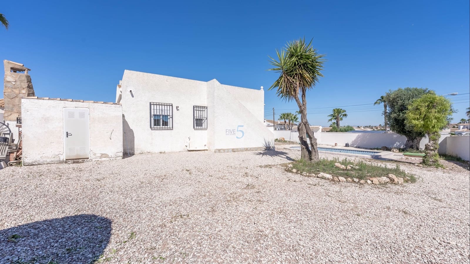 3 sypialnia Willa na sprzedaż w Torrevieja z basenem - 399 999 € (Ref: 9606765)