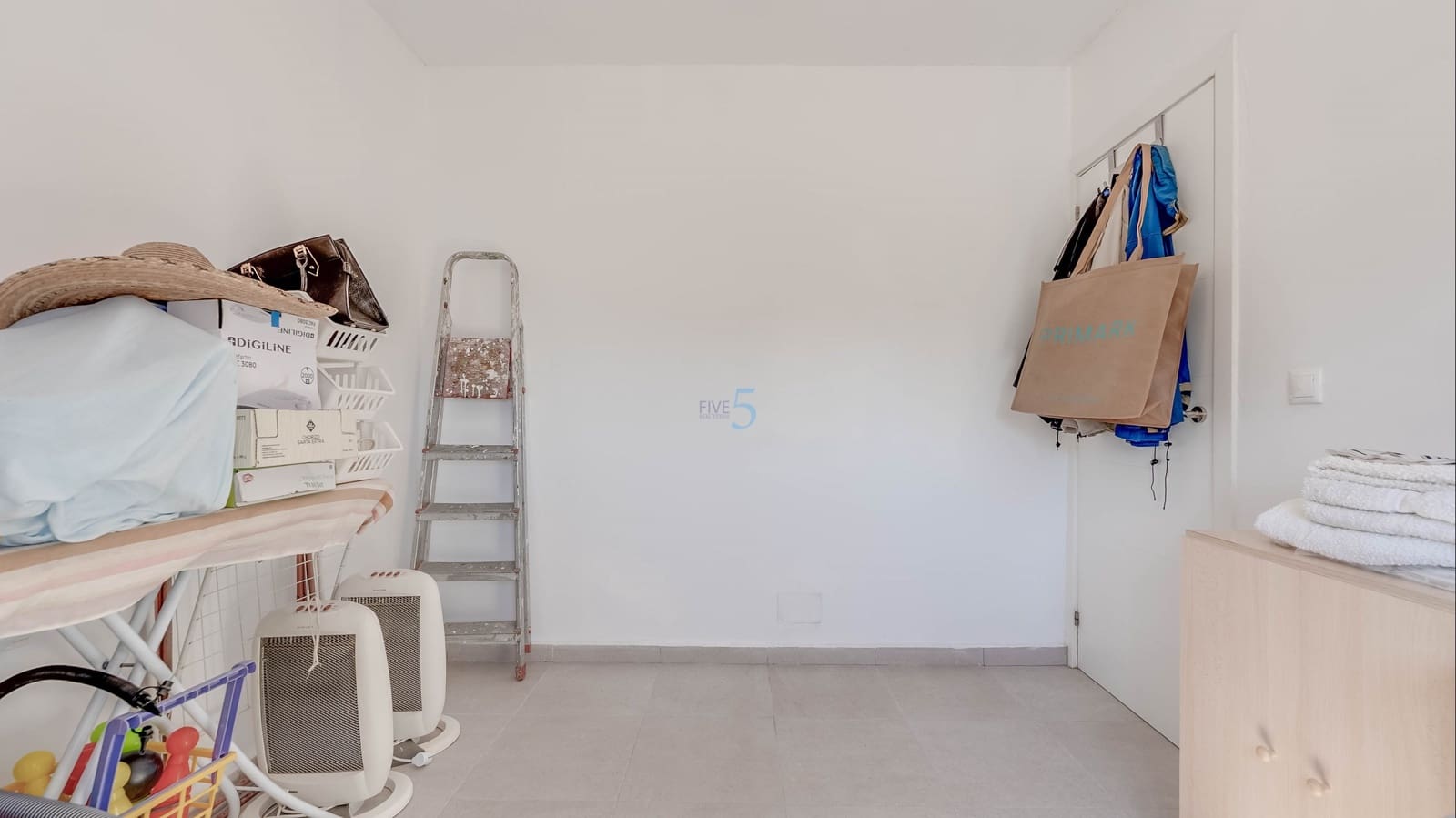 3 sypialnia Willa na sprzedaż w Torrevieja z basenem - 399 999 € (Ref: 9606765)
