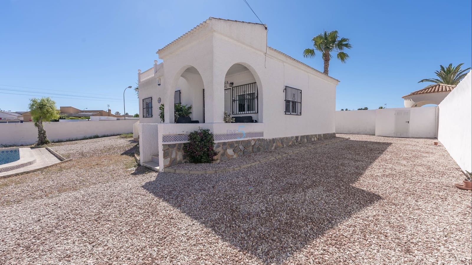 3 sypialnia Willa na sprzedaż w Torrevieja z basenem - 399 999 € (Ref: 9606765)