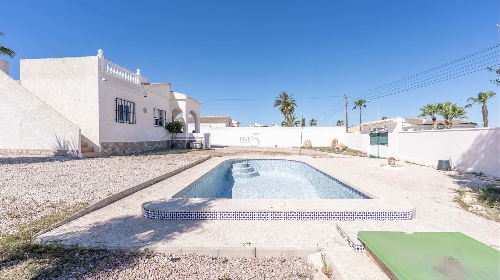 3 sypialnia Willa na sprzedaż w Torrevieja z basenem - 399 999 € (Ref: 9606765)