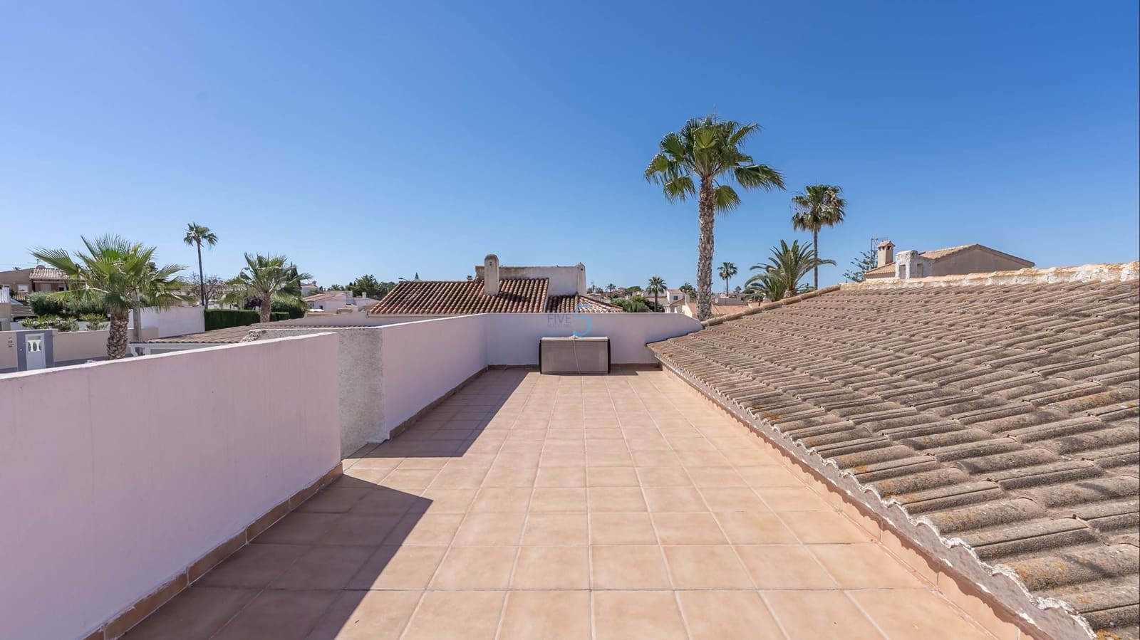 3 sypialnia Willa na sprzedaż w Torrevieja z basenem - 399 999 € (Ref: 9606765)