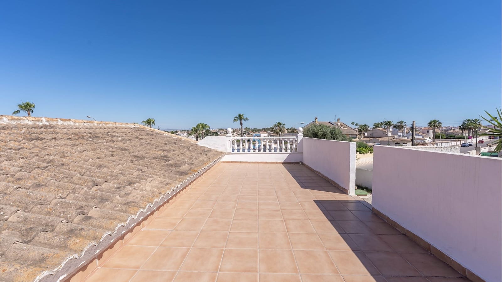 3 sypialnia Willa na sprzedaż w Torrevieja z basenem - 399 999 € (Ref: 9606765)