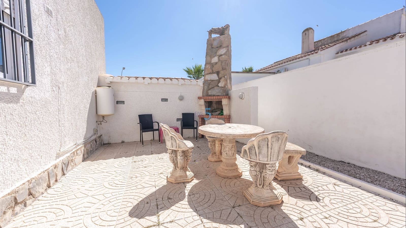 3 sypialnia Willa na sprzedaż w Torrevieja z basenem - 399 999 € (Ref: 9606765)