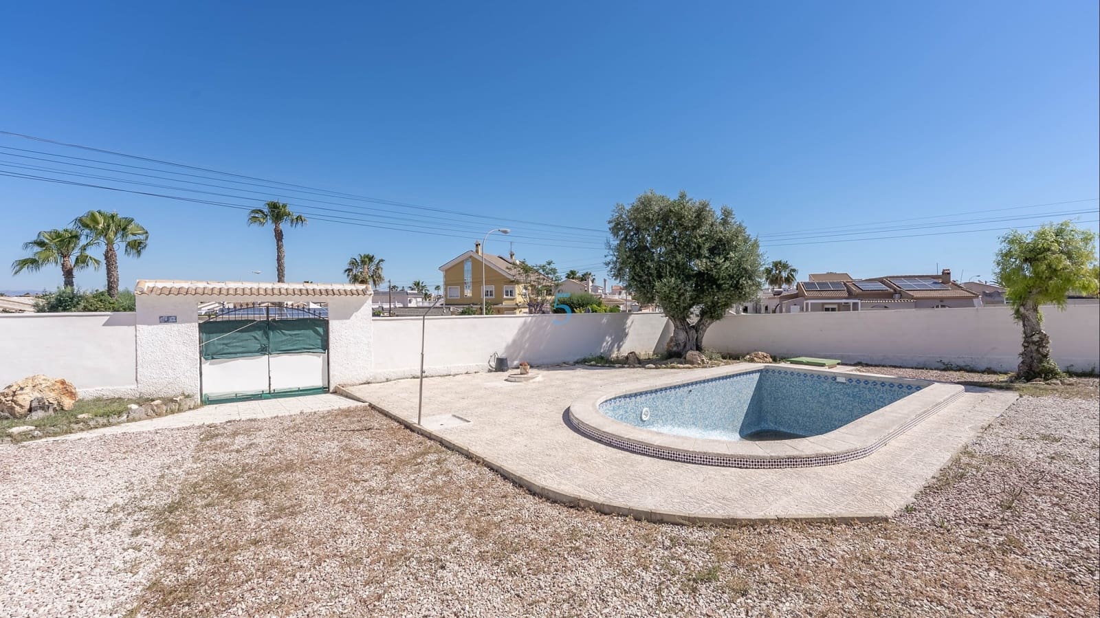 3 sypialnia Willa na sprzedaż w Torrevieja z basenem - 399 999 € (Ref: 9606765)